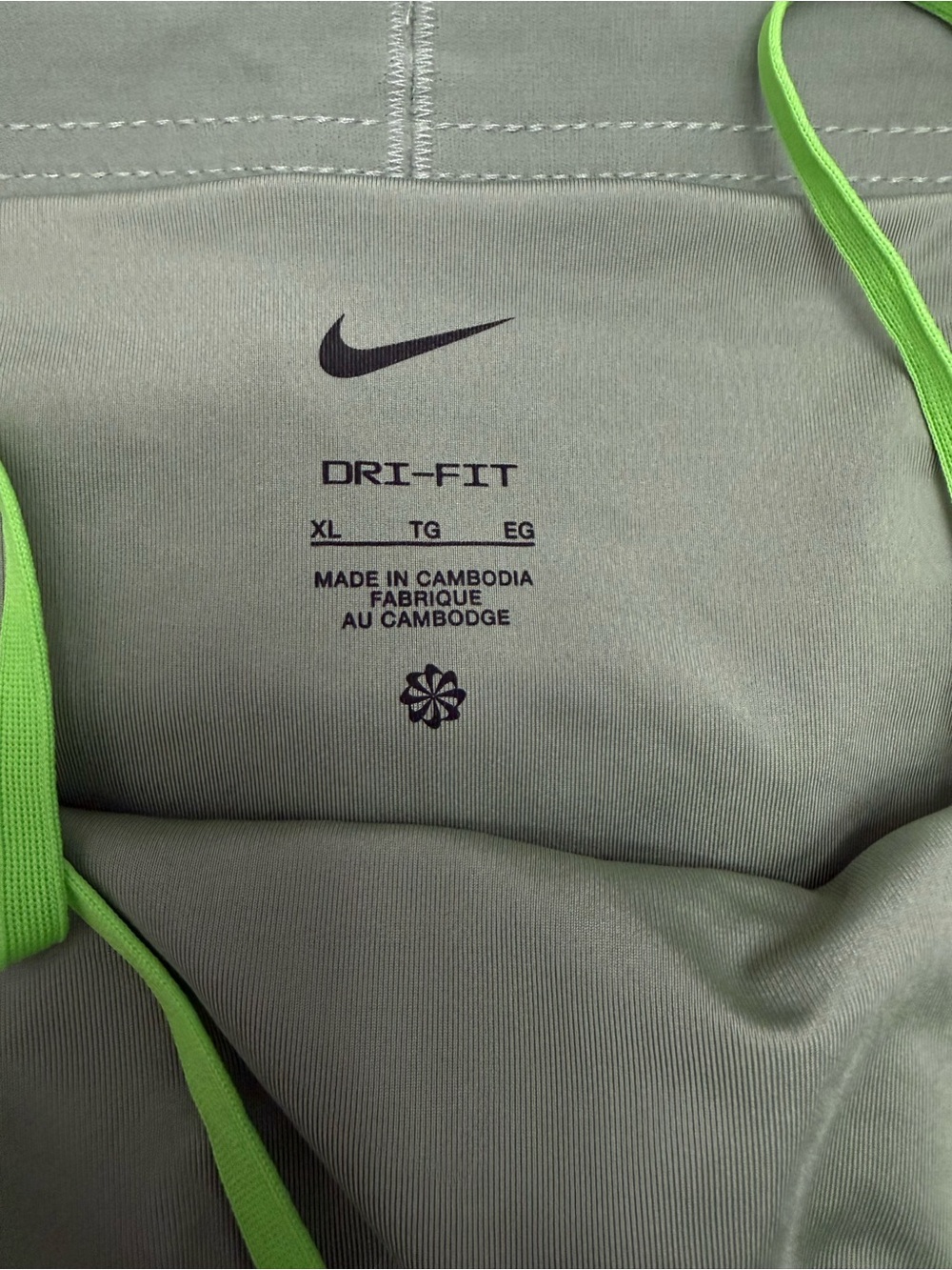 Nike Dri-FIT Running Shorts XL Sage Green Volt Athletic Gym Streetwear - Picture 2 of 12